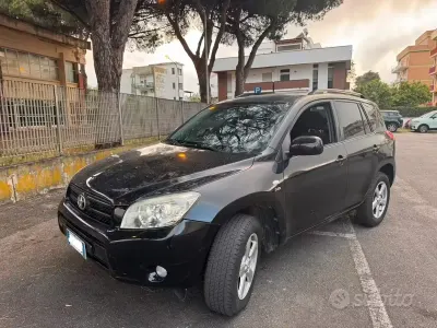 Second-hand Toyota RAV4 Luxury 136 CP (100 kW) 2008 Negru SUV