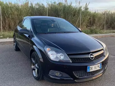 Usata Opel Astra GTC 180 CV (132 kW) 2007 Nero Berlina