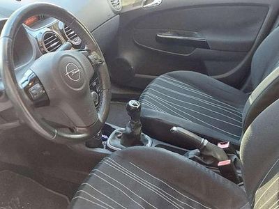 Usata Opel Corsa Edition 95 CV (69 kW) 2010 Argento Utilitaria