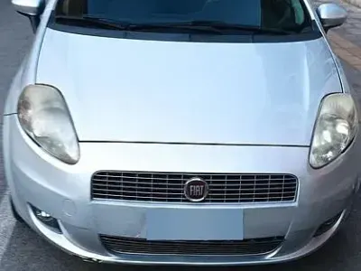 Usata Fiat Grande Punto 75 CV (55 kW) 2011 Grigio Utilitaria