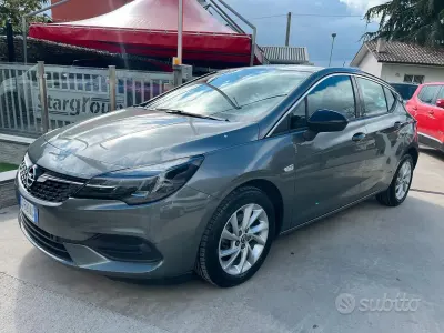 Usata Opel Astra Business 122 CV (89 kW) 2021 Grigio Berlina