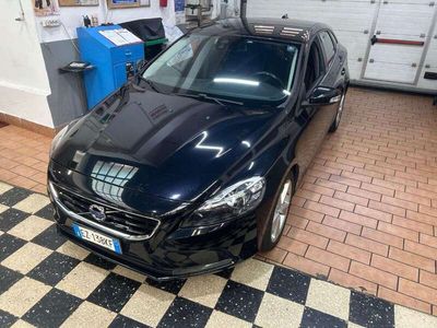 Usata Volvo V40 Kinetic 114 CV (83 kW) 2015 Nero Station wagon