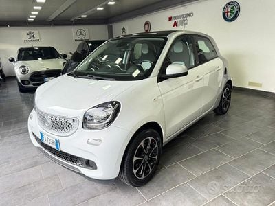 Usata Smart ForFour Passion 71 CV (52 kW) 2015 Bianco Utilitaria