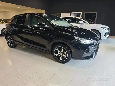 Nuova MG MG3 Luxury 194 CV (142 kW) 2026 Nero Utilitaria