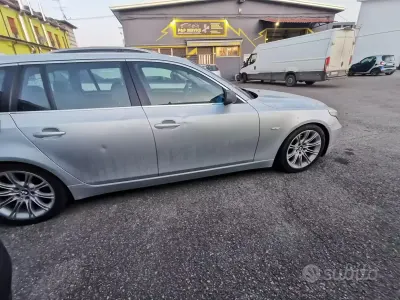 Begagnad BMW 530 235 HK (172 kW) 2007 Grå Kombi