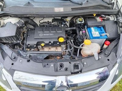 Usata Opel Corsa 75 CV (55 kW) 2010 Berlina