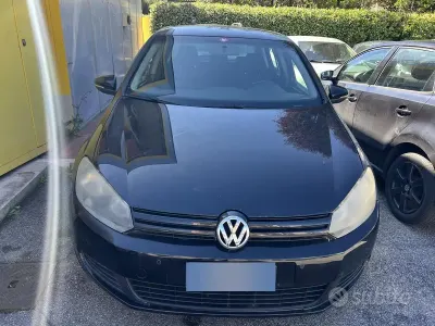 Gebraucht VW Golf VI 105 PS (77 kW) 2010 Schwarz Kleinwagen