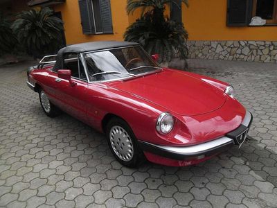 Usata Alfa Romeo Spider 103 CV (75 kW) 1989 Rosso Cabrio