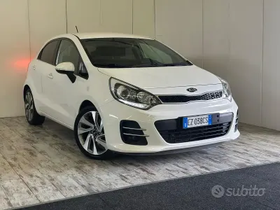 Usata Kia Rio 90 CV (66 kW) 2015 Bianco Berlina