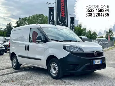 Usata Fiat Doblò 105 CV (77 kW) 2022 Bianco Monovolume