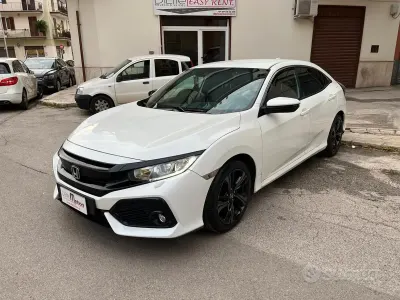 Usata Honda Civic Elegance 120 CV (88 kW) 2018 Bianco Berlina