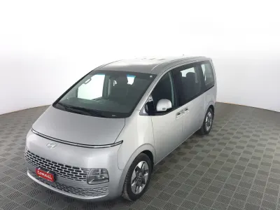 Usata Hyundai Staria 177 CV (130 kW) 2024 Shimmering silver Monovolume