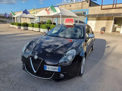 Usata Alfa Romeo Giulietta Super 120 CV (88 kW) 2019 Nero Utilitaria