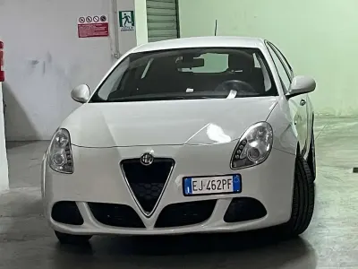 Usata Alfa Romeo Giulietta Progression 105 CV (77 kW) 2011 Bianco Utilitaria