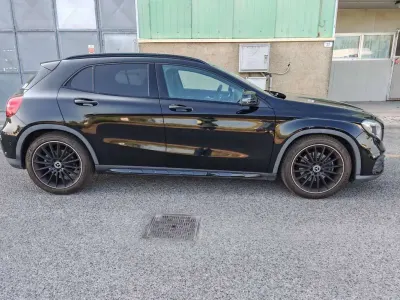 Usata Mercedes GLA220 Premium 177 CV (130 kW) 2018 Nero SUV
