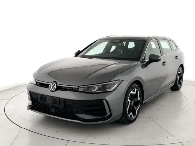 Nuova VW Passat R-line 193 CV (141 kW) 2026 Grigio Station wagon