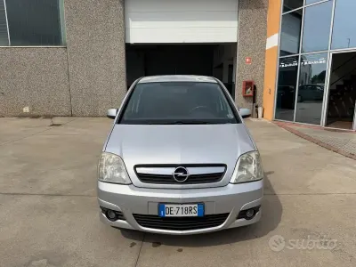 Usata Opel Meriva Cosmo 105 CV (77 kW) 2007 Grigio Monovolume