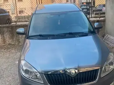 Usata Skoda Roomster 105 CV (77 kW) 2010 Grigio Monovolume