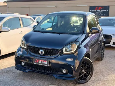 Begagnad Smart ForTwo Coupé Brabus 71 HK (52 kW) 2018 Blå Sportkupé