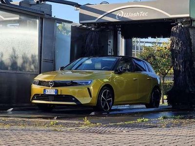 Usata Opel Astra Elegance 131 CV (96 kW) 2023 Oro Berlina