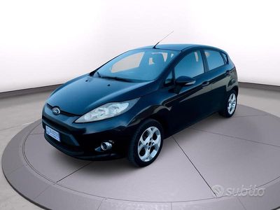 Usata Ford Fiesta Titanium 69 CV (50 kW) 2011 Blu Utilitaria