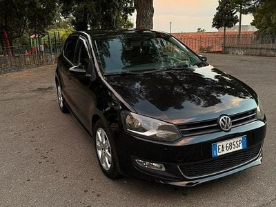 Käytetty VW Polo 90 HP (66 kW) 2011 Musta Viistoperä