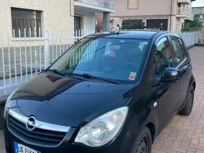 Usata Opel Agila 86 CV (63 kW) 2008 Nero Utilitaria