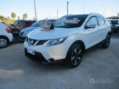 Usata Nissan Qashqai N-Connecta 110 CV (80 kW) 2016 Bianco SUV