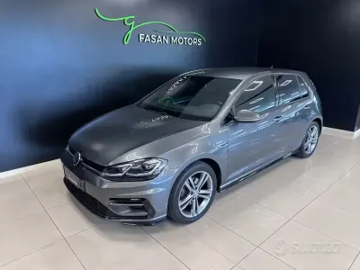 Begagnad VW Golf VII Highline 116 HK (85 kW) 2018 Grå Sedan