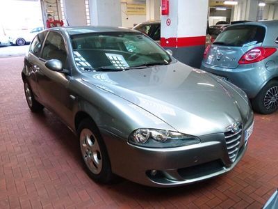 usata Alfa Romeo 147 147 1.9 JTD M-JET 16V 3p. Distinctive