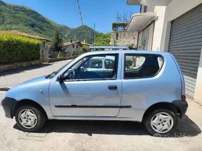 Usata Fiat 600 54 CV (39 kW) 2002 Blu Berlina