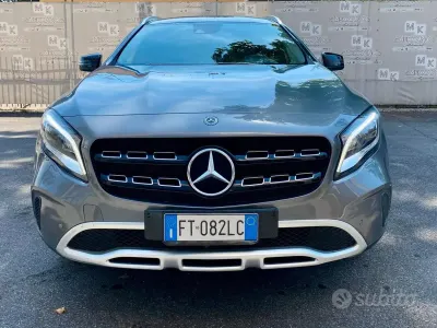 Usata Mercedes GLA200 136 CV (100 kW) 2018 Grigio SUV