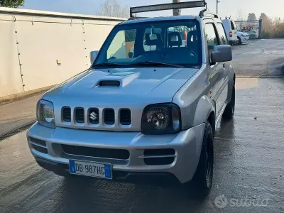 Usata Suzuki Jimny 86 CV (63 kW) 2006 Grigio SUV