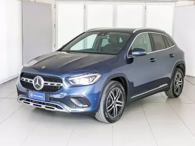Usata Mercedes GLA180 136 CV (100 kW) 2022 Blu scuro SUV