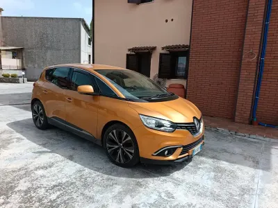 Usata Renault Scénic III Intens 110 CV (80 kW) 2017 Monovolume
