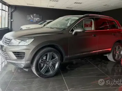 Usata VW Touareg Sport 262 CV (192 kW) 2018 Grigio SUV