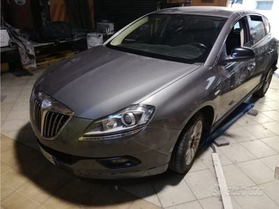 Usata Lancia Delta 120 CV (88 kW) 2010 Grigio Utilitaria