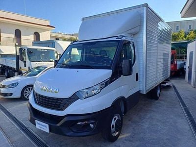 Usata Iveco Daily 140 CV (102 kW) 2022 Bianco Furgone