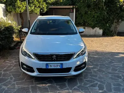 Usata Peugeot 308 SW Allure 120 CV (88 kW) 2018 Bianco Station wagon