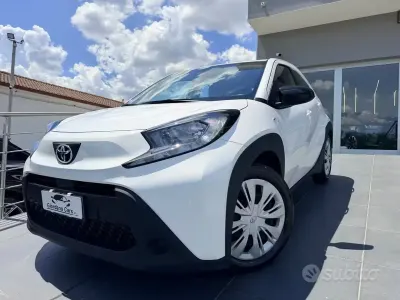 Usata Toyota Aygo X Lounge 72 CV (52 kW) 2025 Bianco SUV