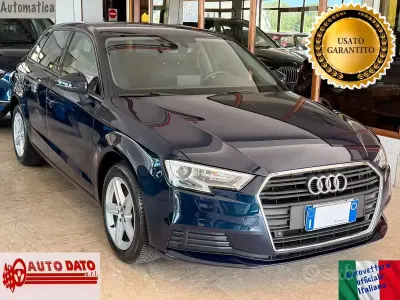Usado Audi A3 Business 116 CV (85 kW) 2018 Azul Berlina
