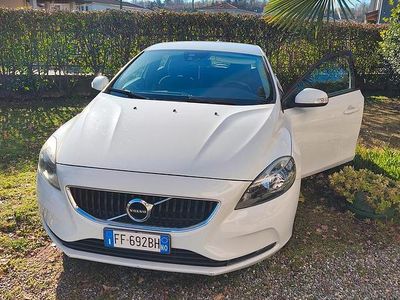 Usata Volvo V40 Business Edition 120 CV (88 kW) 2016 Bianco Berlina