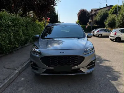 Usata Ford Kuga ST-Line X 120 CV (88 kW) 2022 Argento SUV