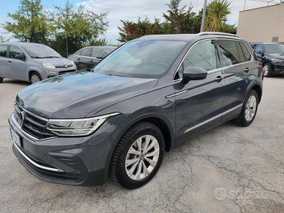 Usata VW Tiguan Life 150 CV (110 kW) 2021 Grigio SUV