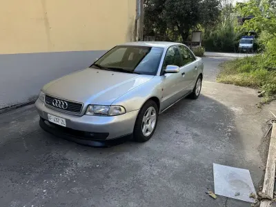 Usata Audi A4 150 CV (110 kW) 1995 Grigio Berlina