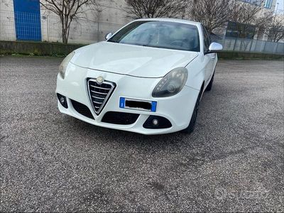 Usata Alfa Romeo Giulietta Distinctive 105 CV (77 kW) 2012 Bianco Utilitaria