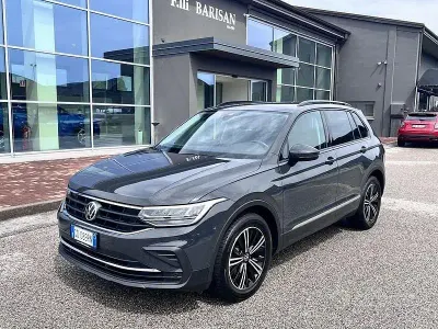 Usata VW Tiguan Life 150 CV (110 kW) 2021 Grigio SUV