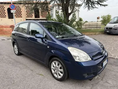 Usata Toyota Corolla Verso 129 CV (94 kW) 2006 Blu/azzurro Monovolume