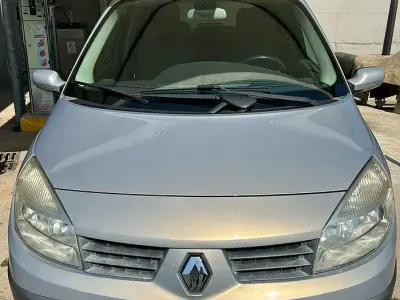 Usata Renault Scénic II 130 CV (95 kW) 2005 Grigio Monovolume