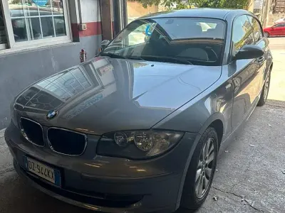 Usata BMW 116 Comfort Edition 116 CV (85 kW) 2009 Grigio Utilitaria